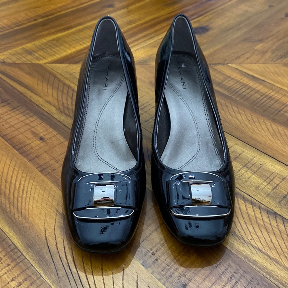 Tahari Patent Leather Bow Heels Size 7.5